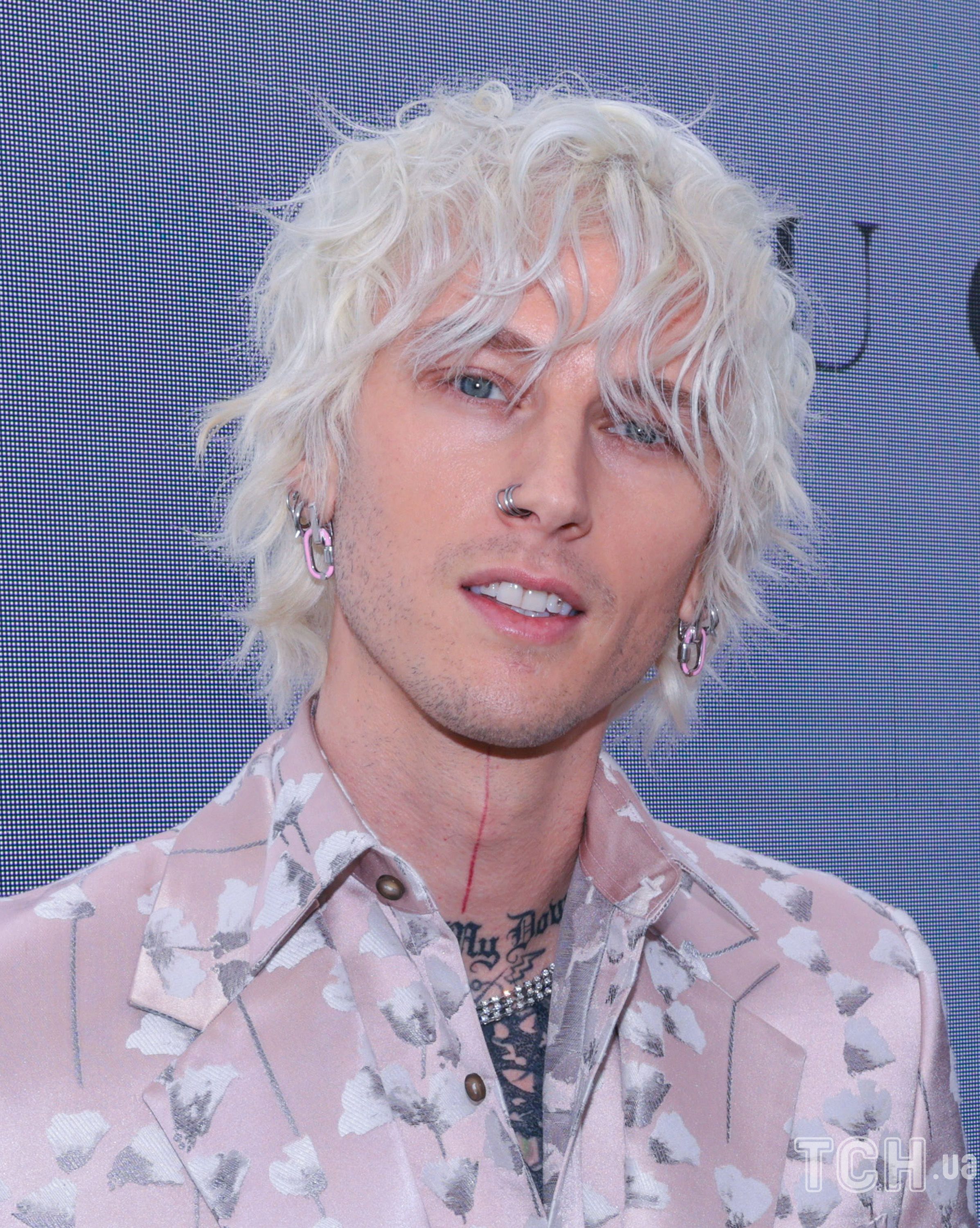 Machine Gun Kelly одягнув прикраси від українського бренду на