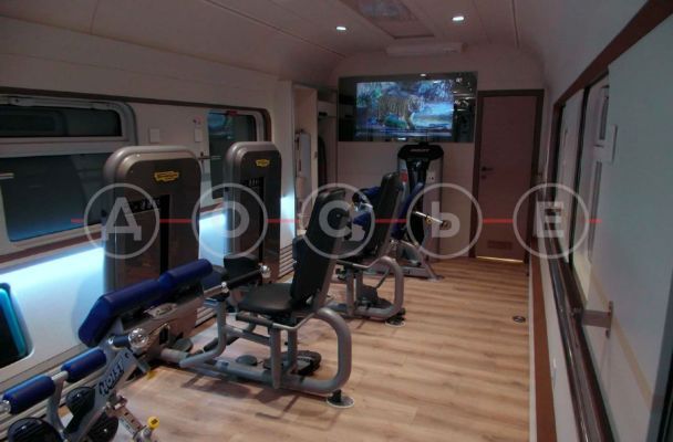 Тренажерний зал Путіна в одному з вагонів бронепотяг а / Twitter / © 