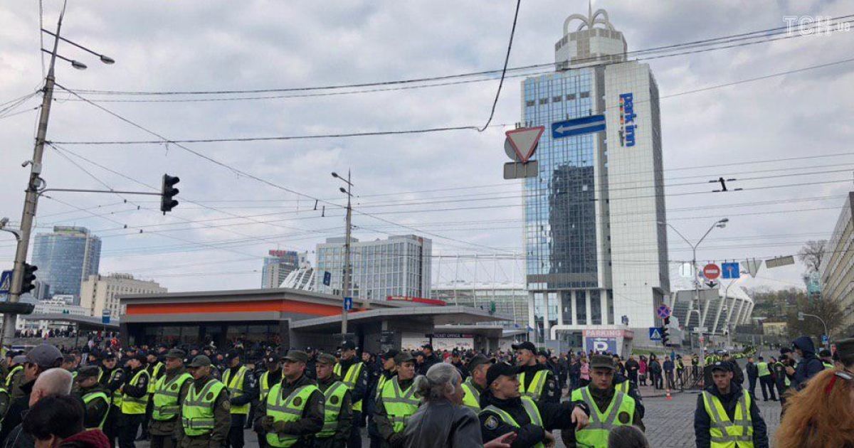 Ситуація біля Олімпійського_8 / © ТСН.ua/Юлія Желонкіна