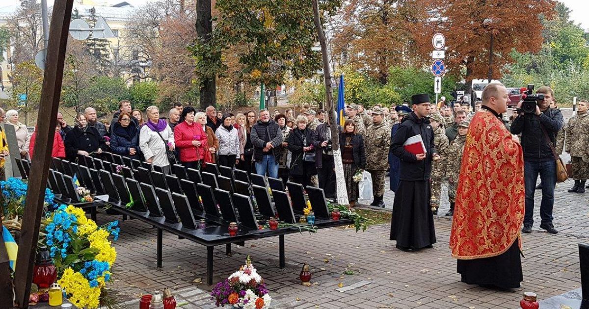 молитва на інститутській_11 / © Фото Ивана Гребенюка/ТСН