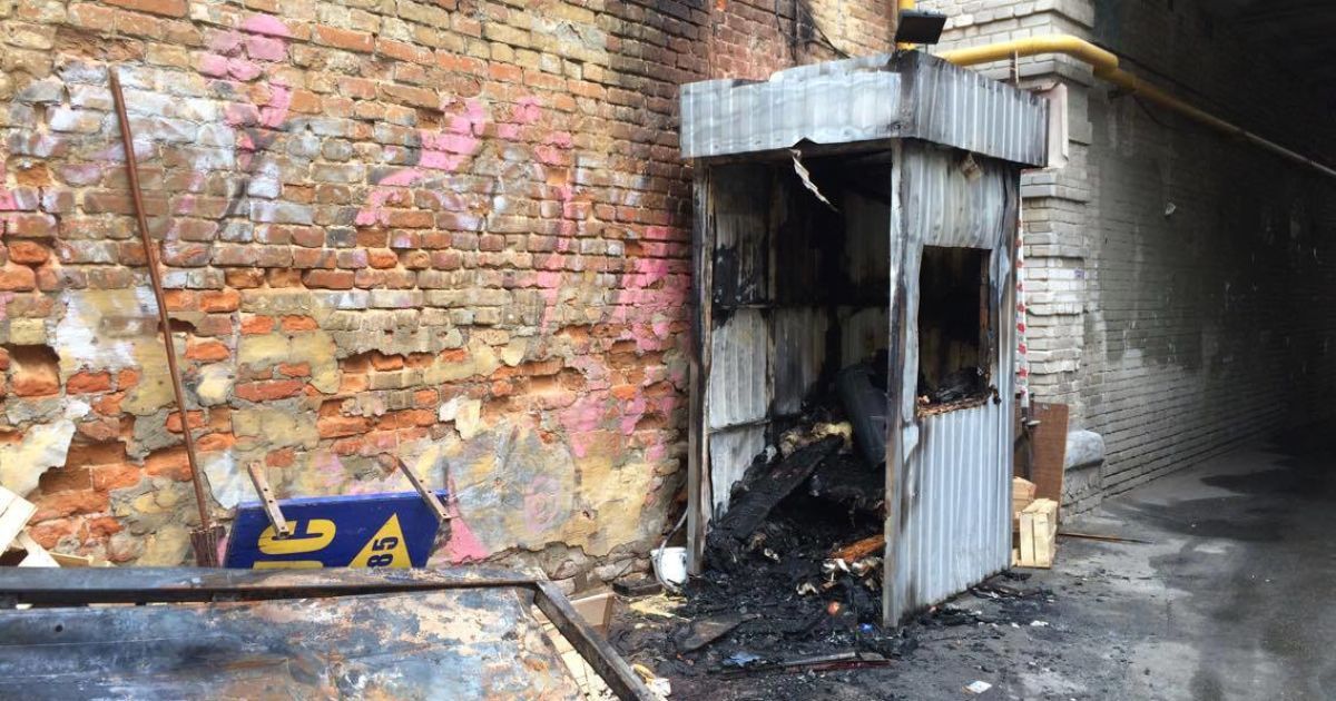 охоронець згорів у будці_4 / © Антон Страшко / ТСН