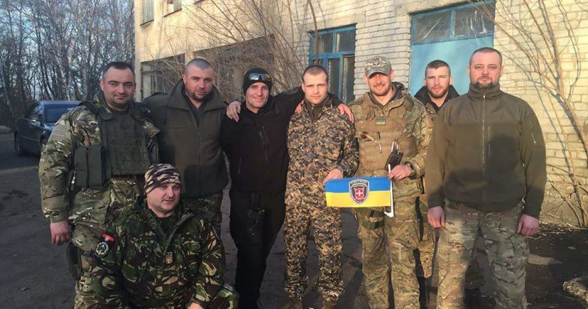 Користувачі соцмереж оцінили красу Фацевича / © facebook.com/Позывной Маршал