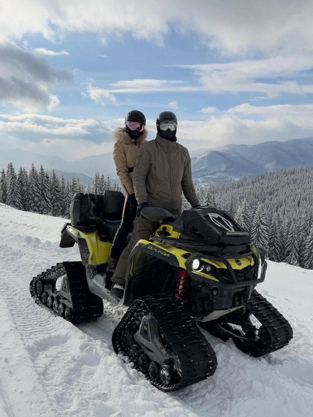 Леся Нікітюк із нареченим / © instagram.com/lesia_nikituk