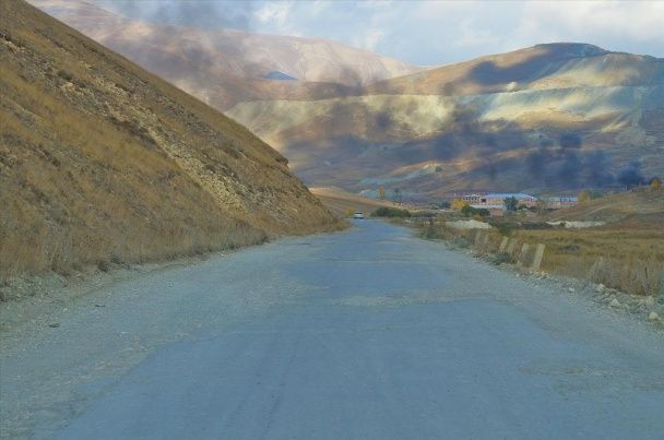 Зодский перевал &mdash; горный перевал в Закавказье, на границе Армении и Азербайджана. Перевал контролируется непризнанной Нагорно-Карабахской Республикой / © puerrtto.livejournal.com