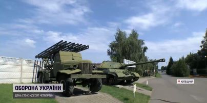 На фронт передадуть дві машини з музею