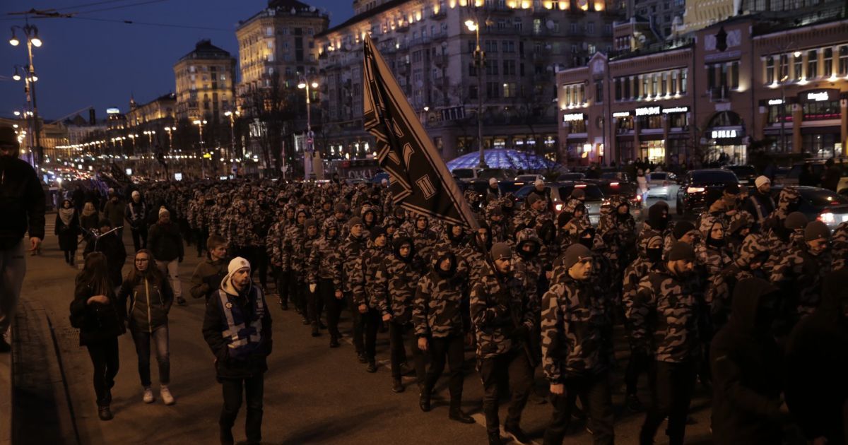 Центром Києва пройшов марш "Національних дружин"