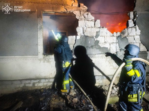 РФ вдарила по домівках на Одещині.  / © ГУ ДСНС в Одеській області