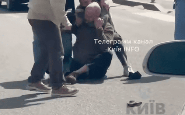 У Києві сталася стрілянина біля ТРЦ: що відомо
