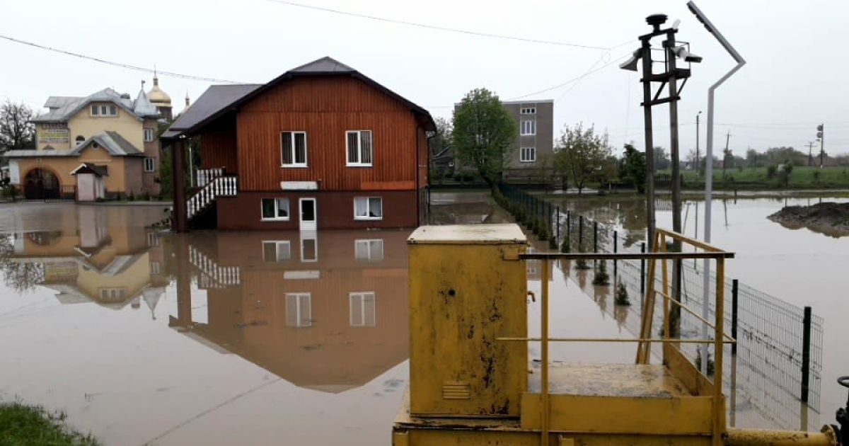 На Прикарпатье в результате мощных дождей подтопило более 300 домов
