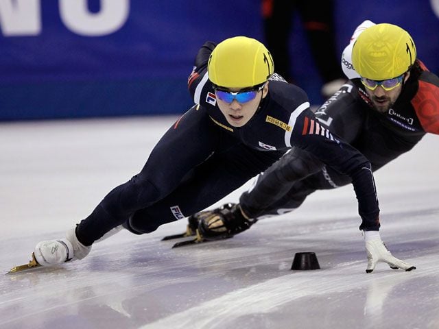 Джин Кью (слева) умер в 23 года.