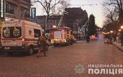 В Одесі "замінували" міську ялинку: фото, відео