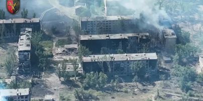 Від міста майже нічого не залишилося: 32 ОМБр показала жахливі кадри з фронтового Торецька після атак РФ