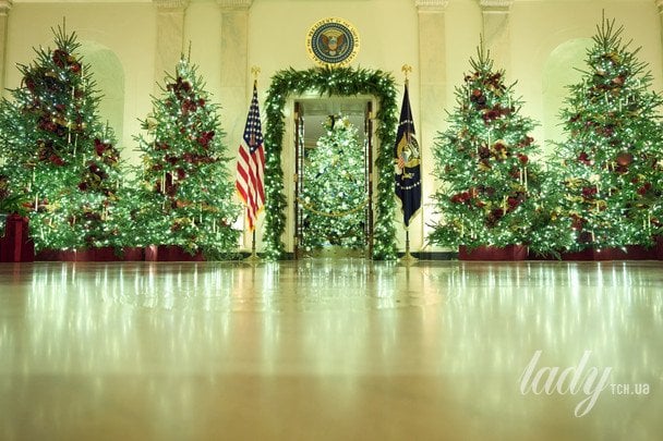 Меланія Трамп прикрасила Білий дім до Різдва 2025 року / © Associated Press