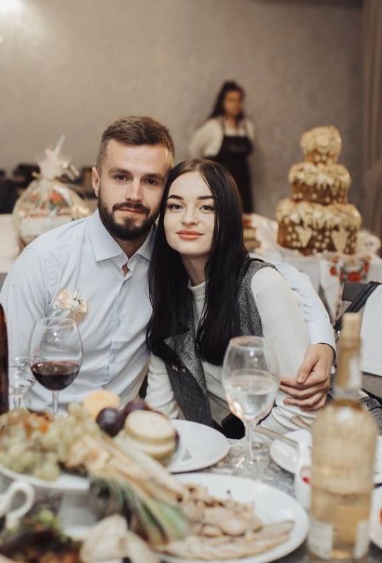 "Втратила дитину і жила без світла та газу": наречена захисника "Азовсталі" розповіла, як чекала на звільнення коханого з полону