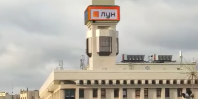 На що перетворився годинник на Майдані Незалежності в центрі Києва: відео