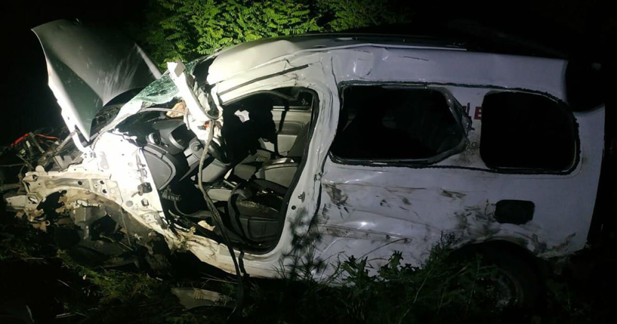 ДТП на Миколаївщині: водія легковика затиснуло деталями авто 