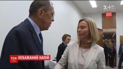 В сети высмеяли попытку Небензи угостить Могерини кофе