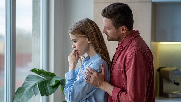 7 фраз, якими маніпулятори приховують свої справжні наміри: пастка ввічливості чи любові