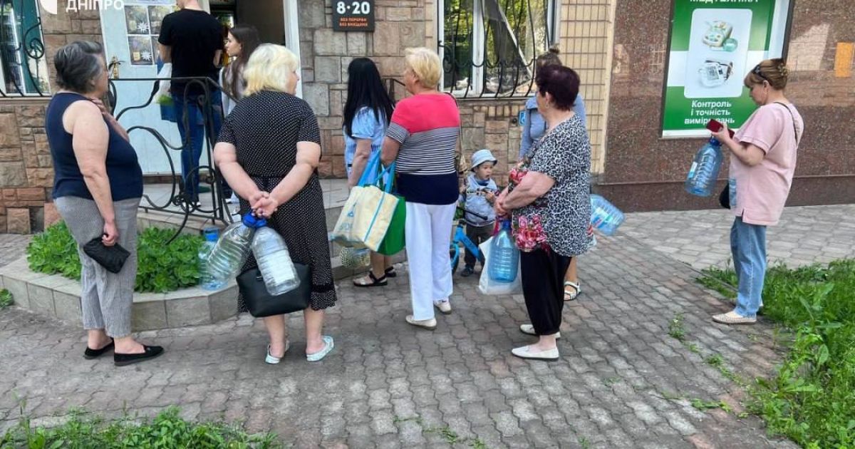 У Кривому Розі велики чергі за водою