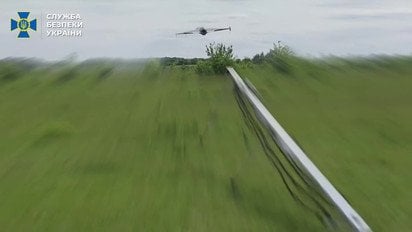 Зеленський показав роботу нових дронів-перехоплювачів - відео