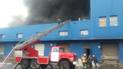 Пожар возле метро "Лесная" в Киеве: за пять часов огонь охватил уже 10 тысяч кв. м. складов