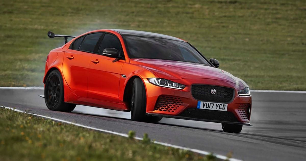 Jaguar представил трековый вариант седана XE