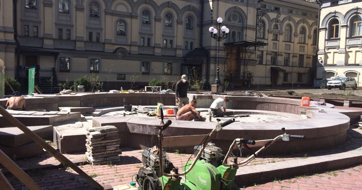 В Киеве у Оперного театра восстановят светомузыкальный фонтан, который будет играть гимн