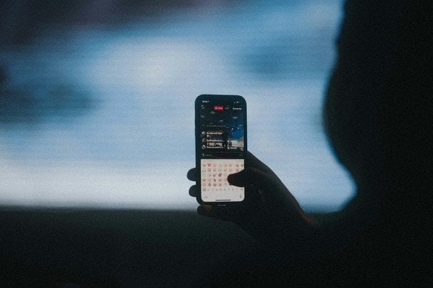 52 "жертвы" одного iPhone: чем закончилась порно-рассылка на Закарпатье