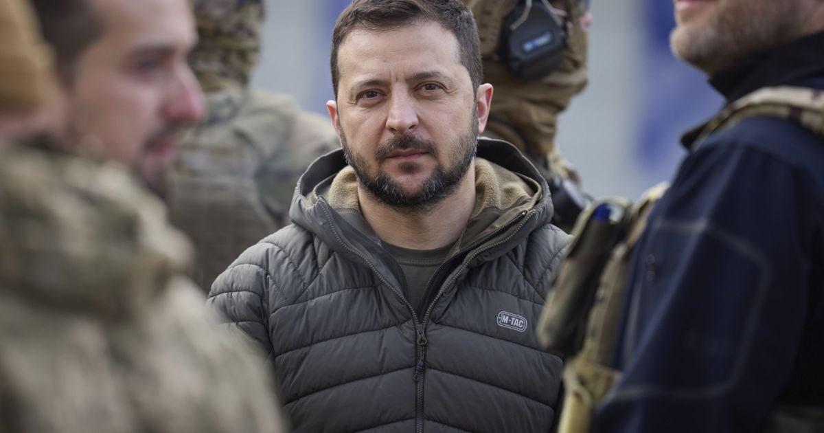 Зеленський розповів про візит до Херсона та складну ситуацію у місті: "Де російський прапор – повне спустошення"