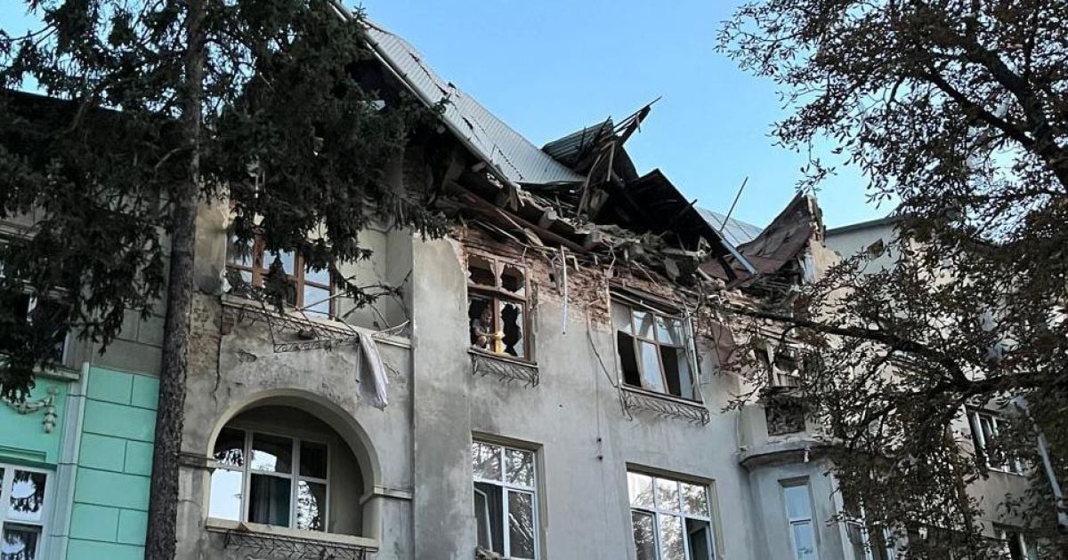 Пошкоджений будинок у Львові внаслідок атаки 4 вересня