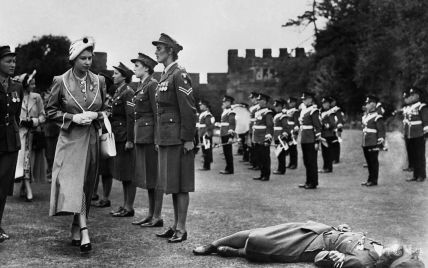 День в історії: сержантка знепритомніла просто біля ніг майбутньої королеви Єлизавети II