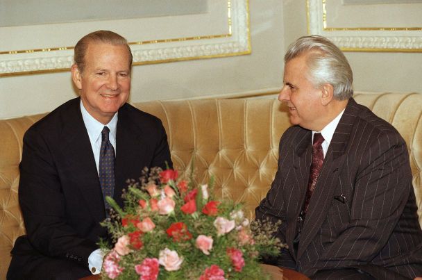 Леонід Кравчук (справа) став першим президентом незалежної України 1991 року / © Associated Press