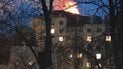 Наслідки вибуху в Івано-Франківську – палає дах житлового будинку