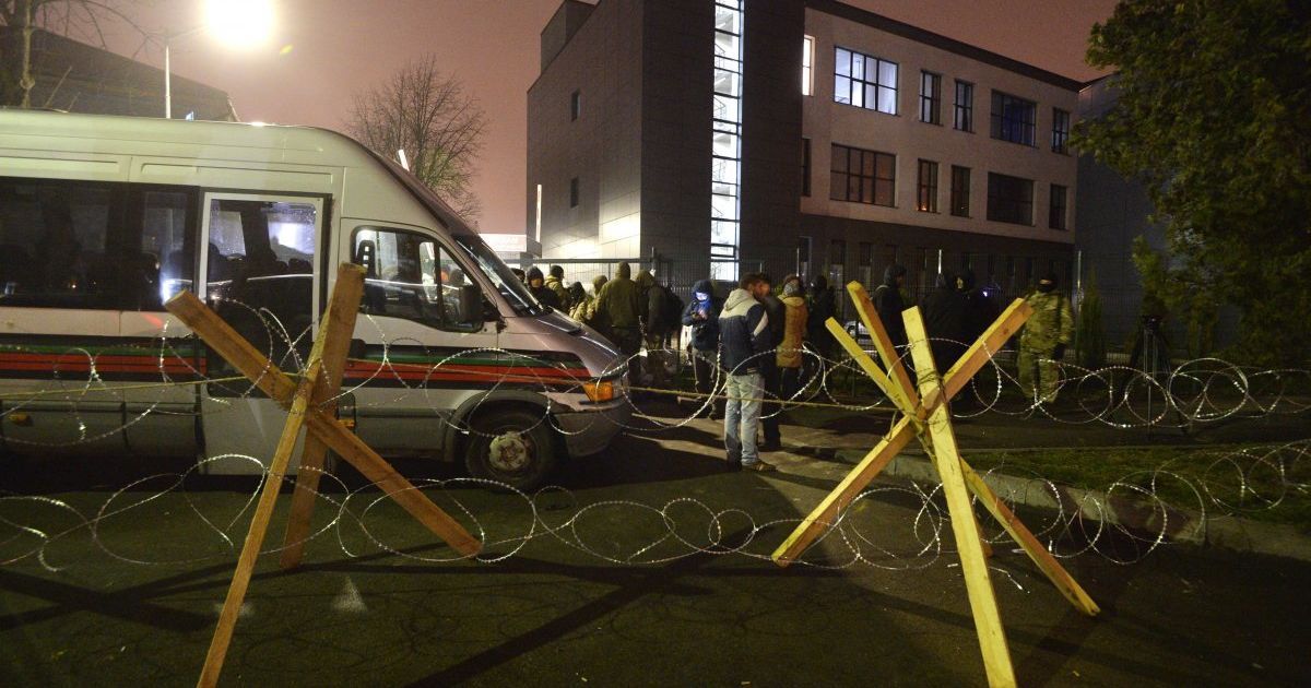 "Не треба з негідників робити страждальців": Аваков закликав припинити блокаду телеканалу NewsOne