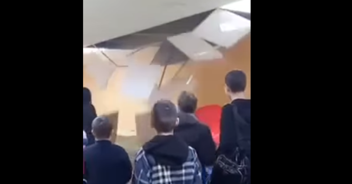 В школьном укрытии во время воздушной тревоги в Киеве обрушился потолок