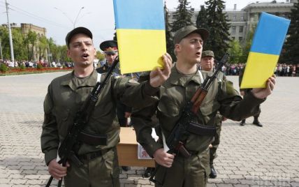 В Украине возраст призывников увеличится с 18 до 20 лет — Порошенко