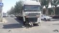 В Одесі вантажівка протаранила мікроавтобус і відкинула його на пішоходів на тротуарі