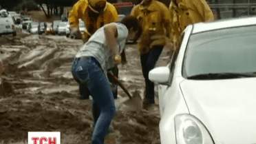 У Каліфорнії на зміну лісовим пожежам прийшли повені та зсуви ґрунту