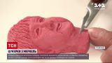 Новини світу: німецька майстерня виготовляє марципан із портретом Ангели Меркель
