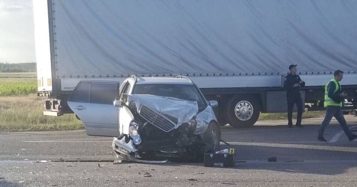 Водій Mercedes, який спричинив ДТП на Рівненщині з чотирма загиблими, майже не постраждав