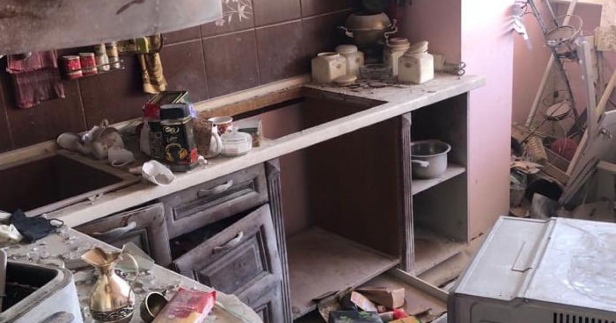 Обстріли Дарницького району Києва: внаслідок руйнування стін одного із будинків загинула місцева мешканка