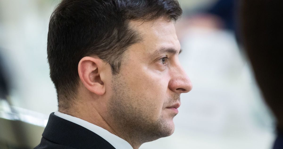 Зеленский созвал совещание по-поводу авиакатастрофы самолета МАУ в Иране