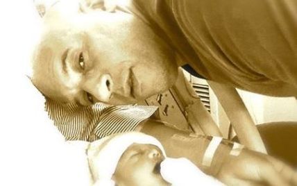Вин Дизель показал селфи с новорожденным ребенком
