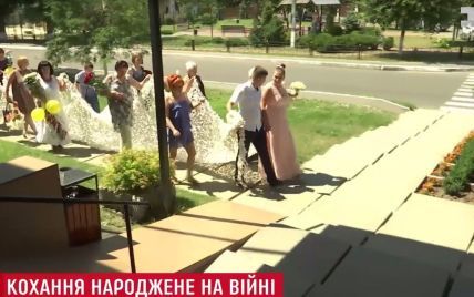 На Киевщине сыграли свадьбу бойца АТО и волонтерки, которые познакомились благодаря ТСН