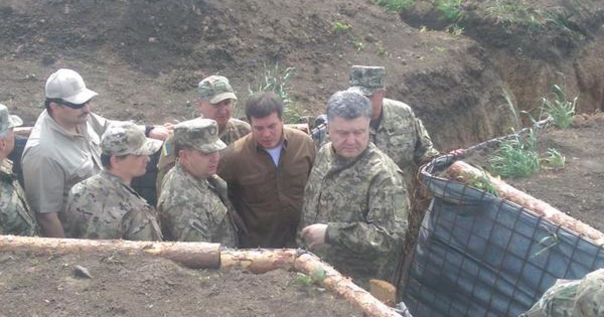 Порошенко инспектирует оборону