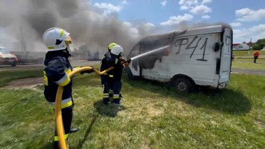 Жінки проти вогню: на Рівненщині уперше в історії  жінки вчилися гасити пожежі