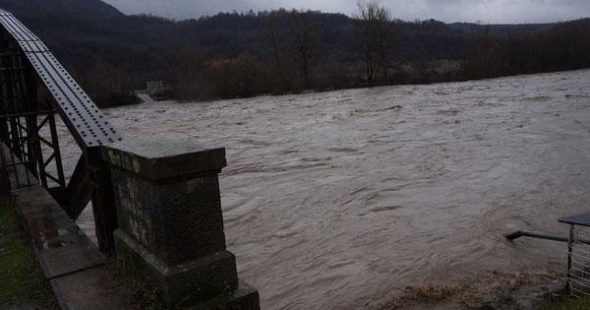 Закарпаття інтенесивно підтоплює. Тячев / © tyachiv.com.ua