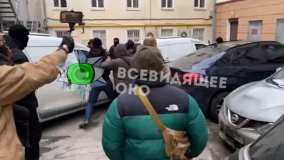 У Києві влаштували бійку зі зброєю