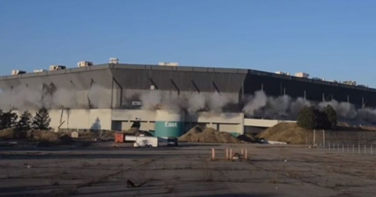 У Детройта не смогли взорвать стадион: арена устояла