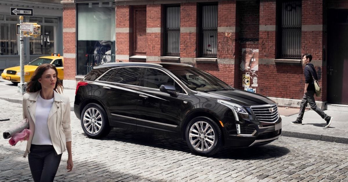 Cadillac показал новые фото кроссовера XT5